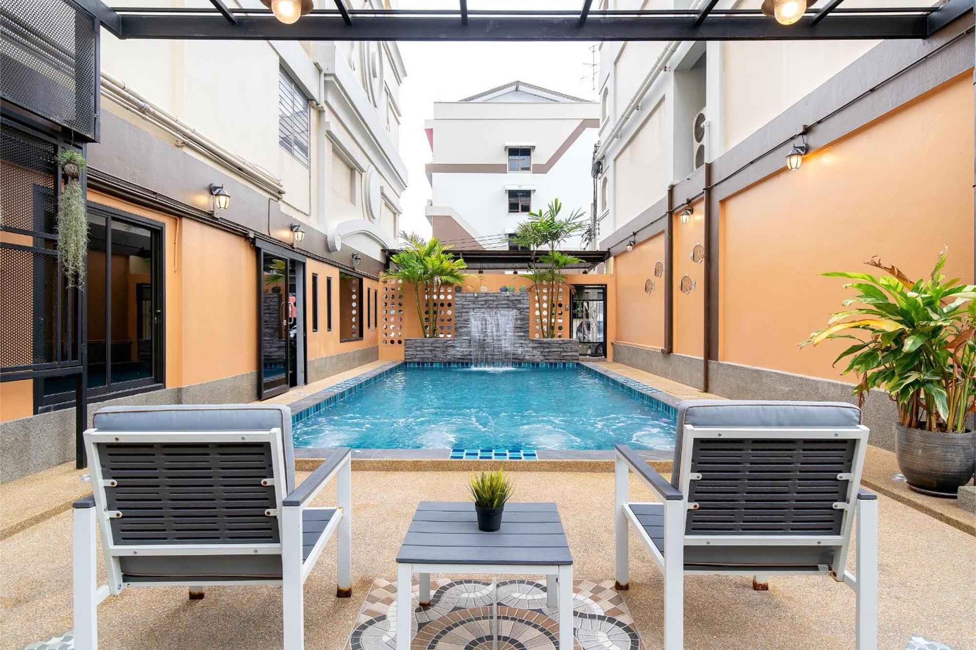 P-Park Hotel Bangkok Exteriör bild